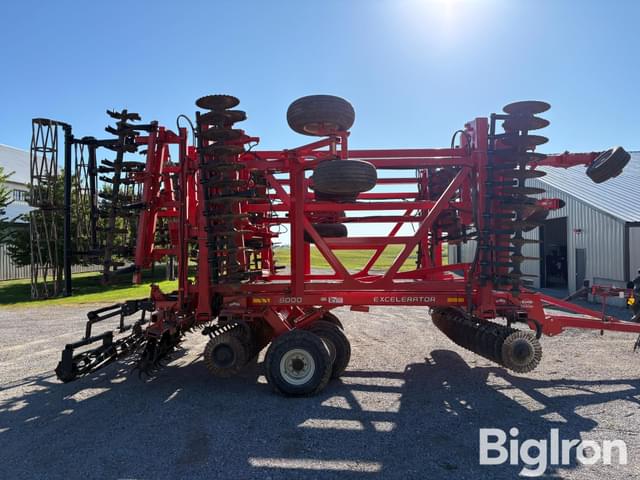 Image of Kuhn Krause Excelerator 8000 equipment image 2