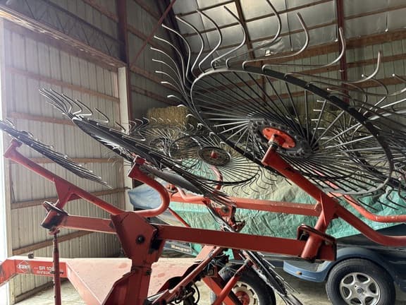 Image of Kuhn SR108 equipment image 2