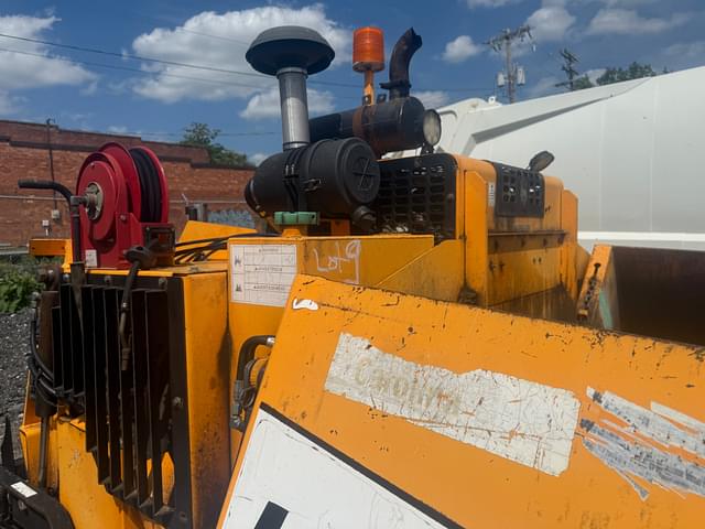 Image of LeeBoy 8510B equipment image 3