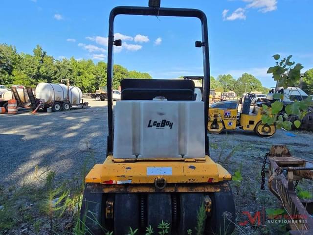 Image of LeeBoy 420  equipment image 3