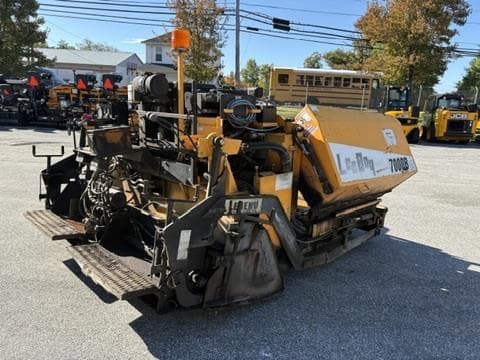 Image of LeeBoy 7000B equipment image 4