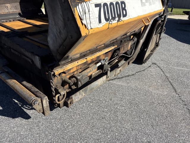 Image of LeeBoy 7000B equipment image 1