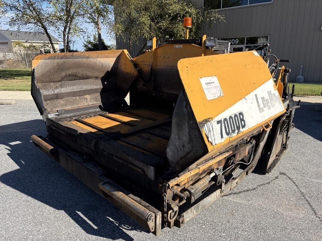 2012 LeeBoy 7000B Equipment Image0