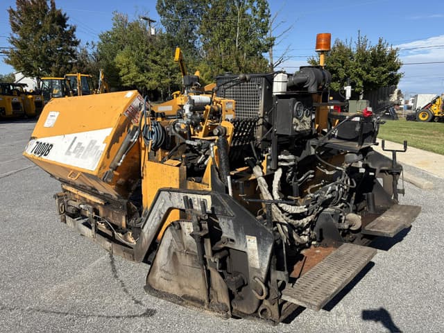 Image of LeeBoy 7000B equipment image 2