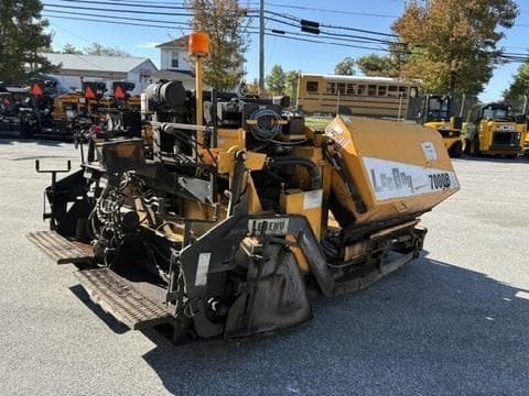 Image of LeeBoy 7000B equipment image 4