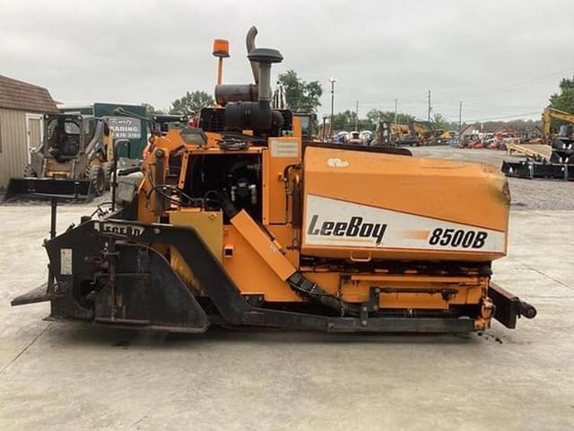 Image of LeeBoy 8500B equipment image 4