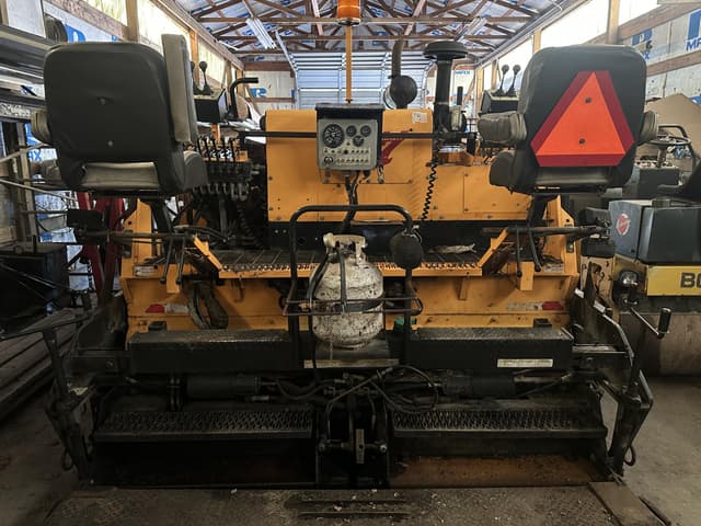 Image of LeeBoy 8510B equipment image 2