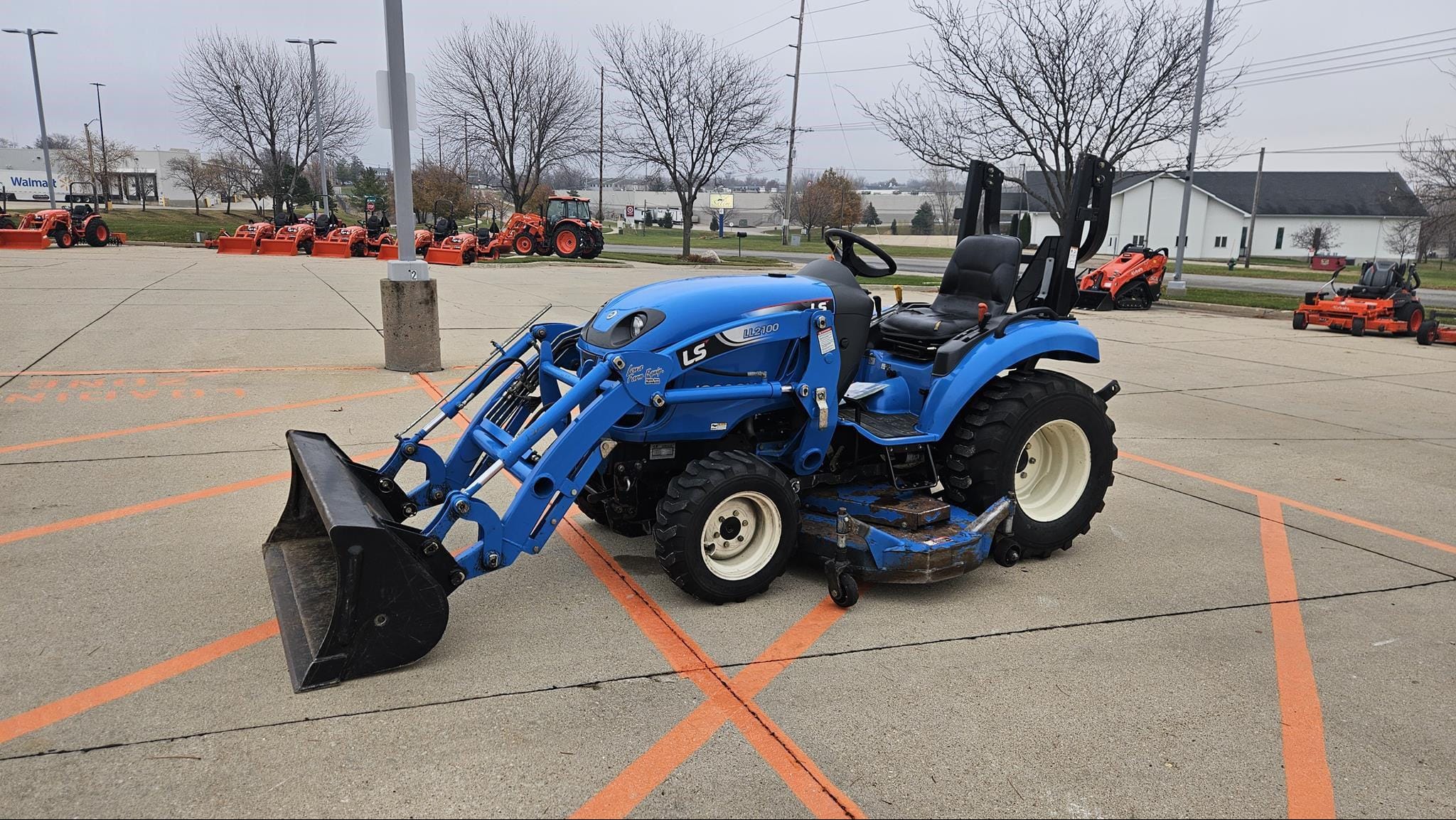 2012 LS J2030H Equipment Image0