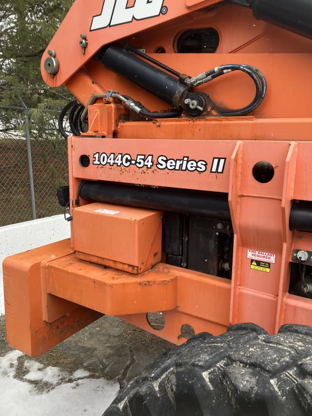 Image of Lull 1044C-54 equipment image 2