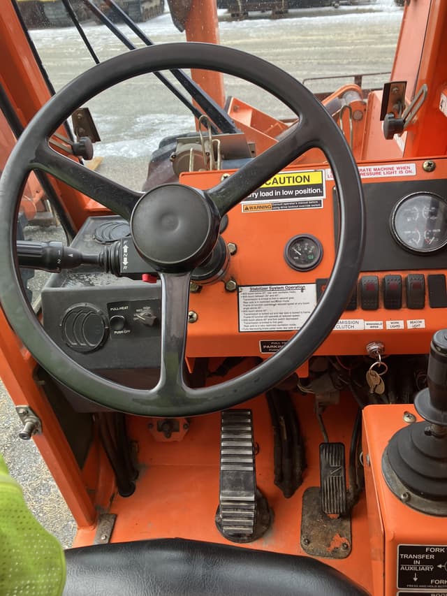 Image of Lull 1044C-54 equipment image 3