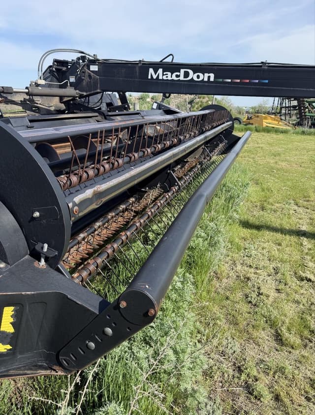 Image of MacDon A30-D equipment image 3