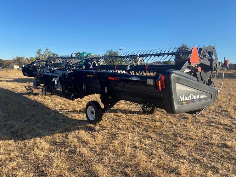 2012 MacDon D60-S Equipment Image0