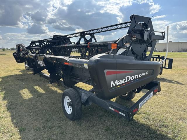 Image of MacDon D60-D equipment image 1