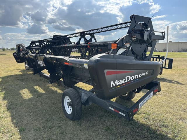 Image of MacDon D60-D equipment image 1