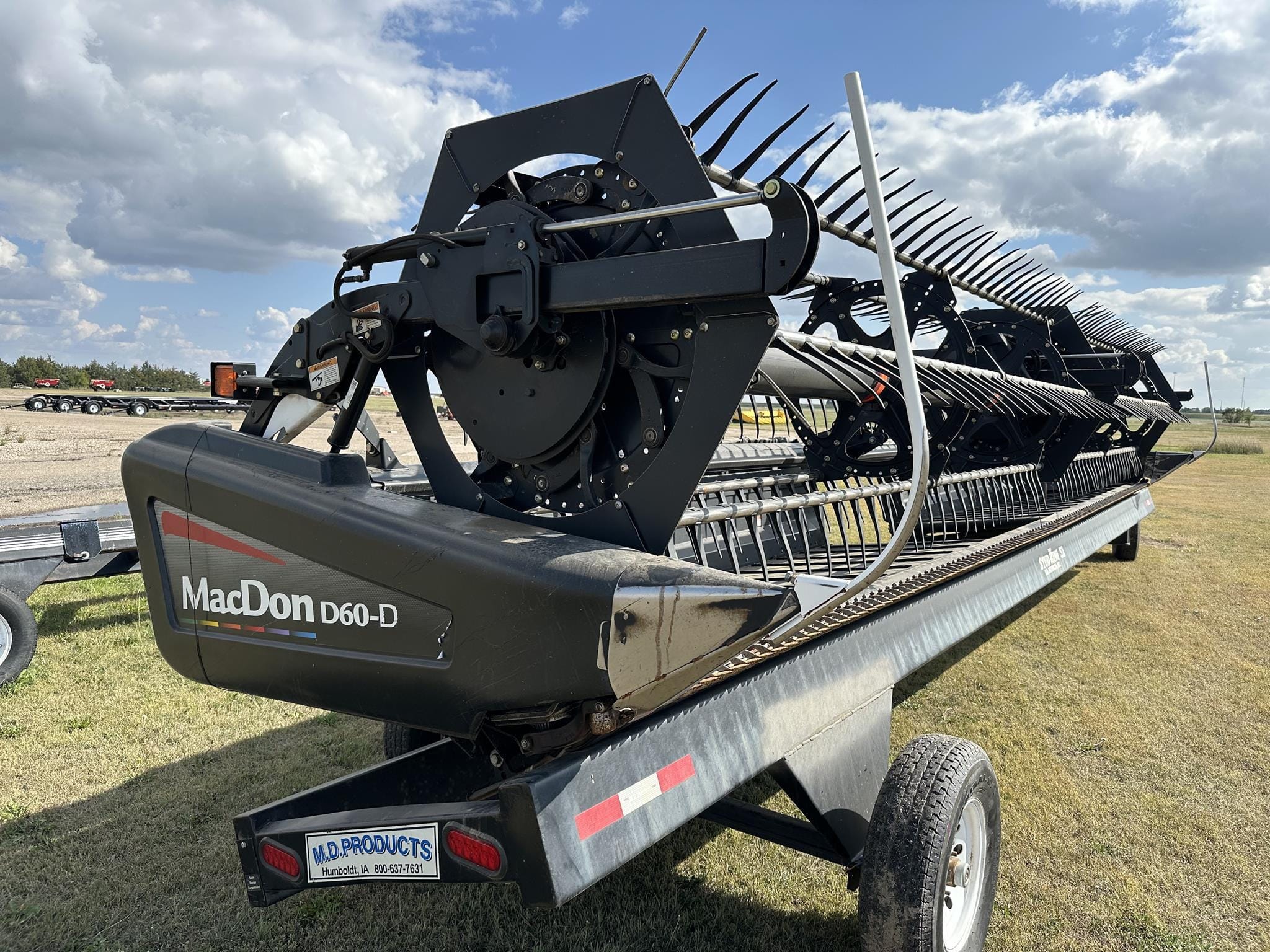 2012 MacDon D60-D Equipment Image0