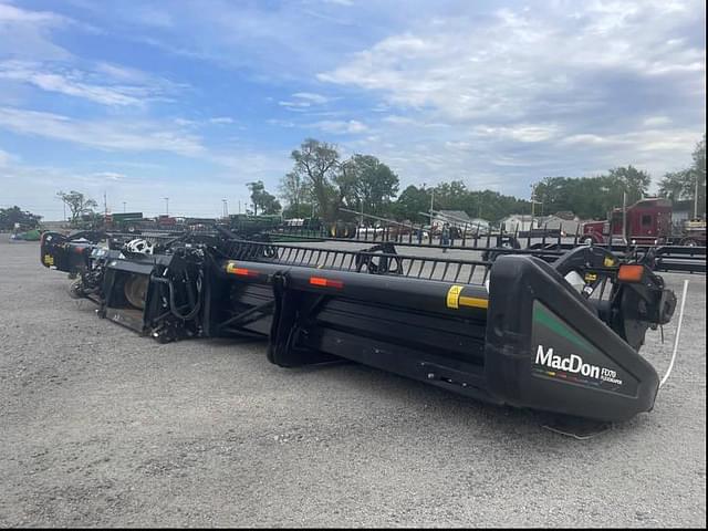 Image of MacDon FD70 equipment image 4