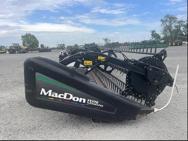 Image of MacDon FD70 equipment image 3