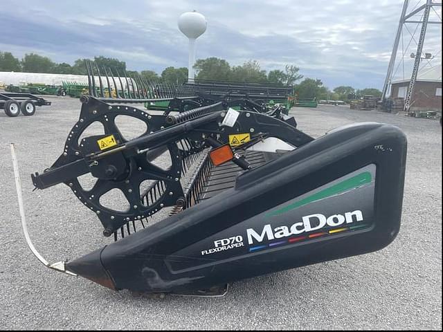 Image of MacDon FD70 equipment image 2