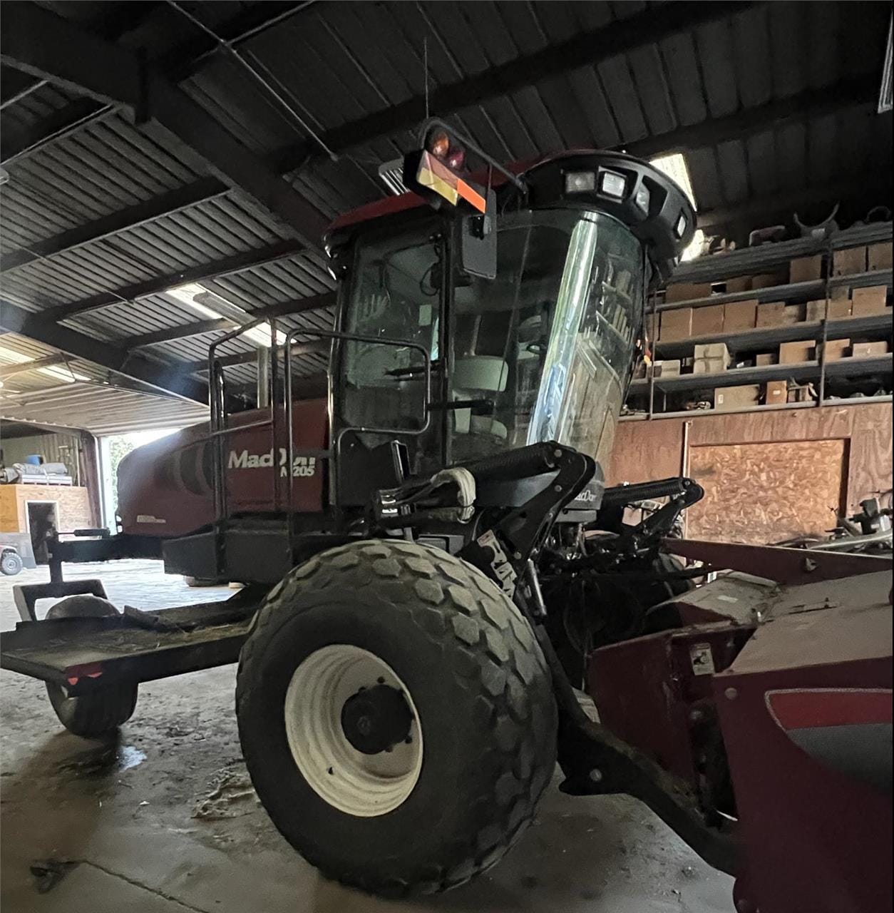 2012 MacDon M205 Equipment Image0