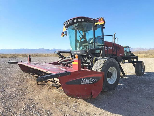 Image of MacDon M205 equipment image 1