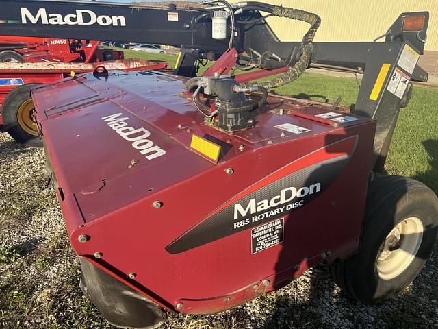 Image of MacDon R85 equipment image 1