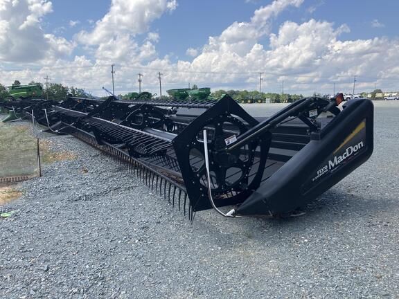 Main image MacDon FD70