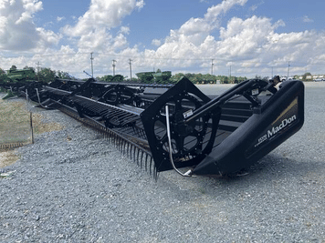 Main image MacDon FD70