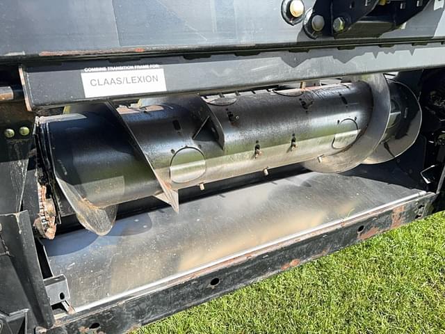 Image of MacDon FD70 equipment image 3