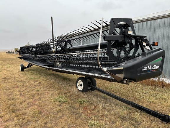 2012 MacDon FD70 Equipment Image0