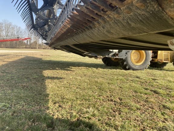 Image of MacDon FD70-40 equipment image 2