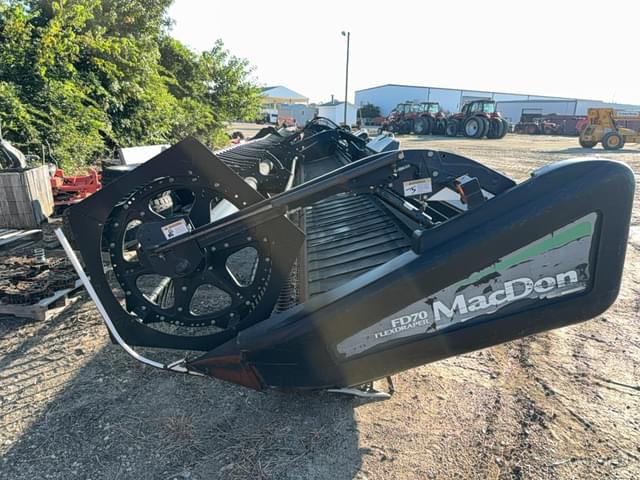 Image of MacDon FD70 equipment image 2