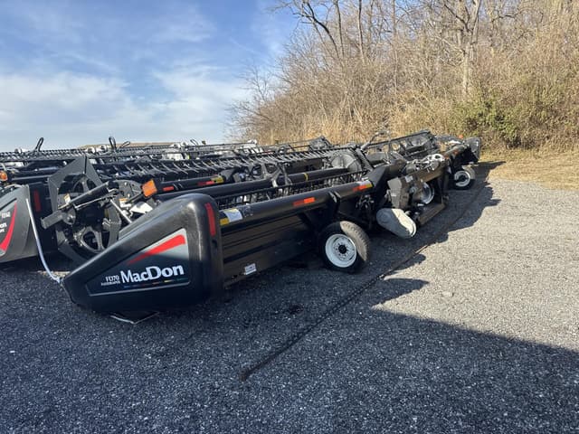 Image of MacDon FD70 equipment image 4