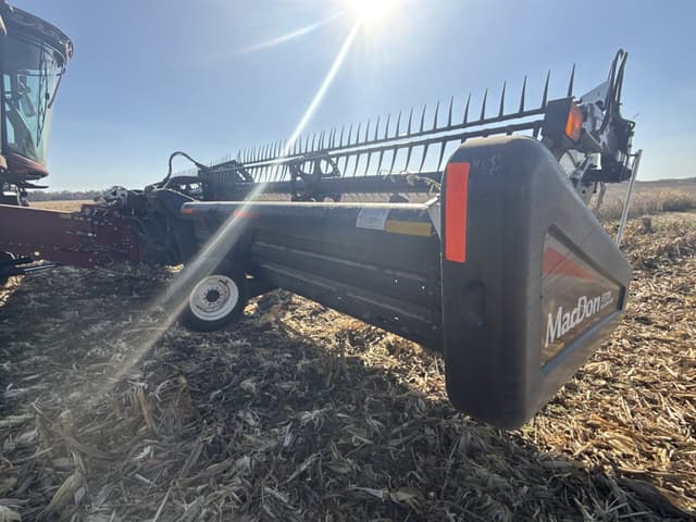 Image of MacDon FD70 equipment image 1