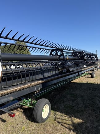 2012 MacDon FD70 Equipment Image0