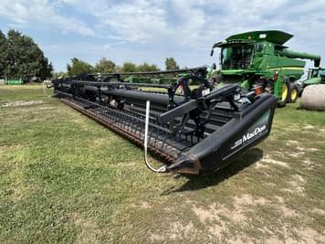 Main image MacDon FD70