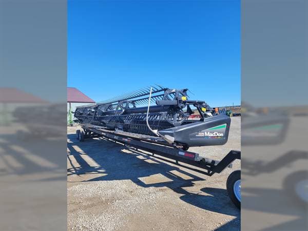 Image of MacDon FD70 equipment image 1