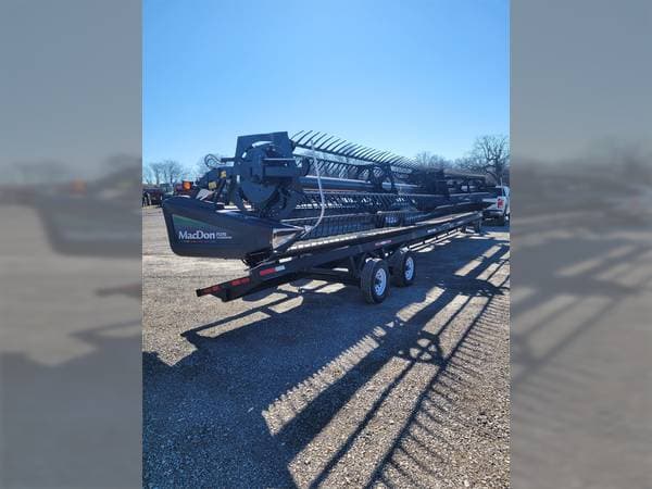 Image of MacDon FD70 equipment image 2