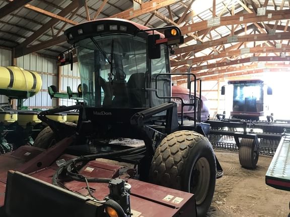 2012 MacDon M205 Equipment Image0
