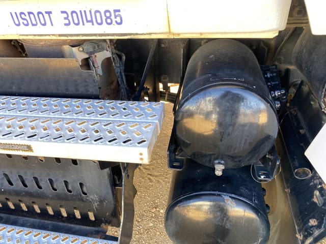 Image of Mack CHU613 equipment image 4