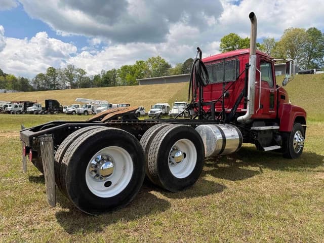 Image of Mack CHU613 equipment image 2