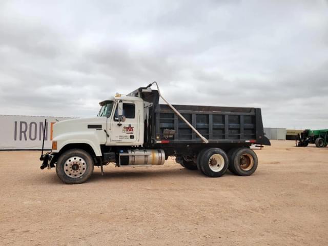 Image of Mack CHU613 equipment image 1