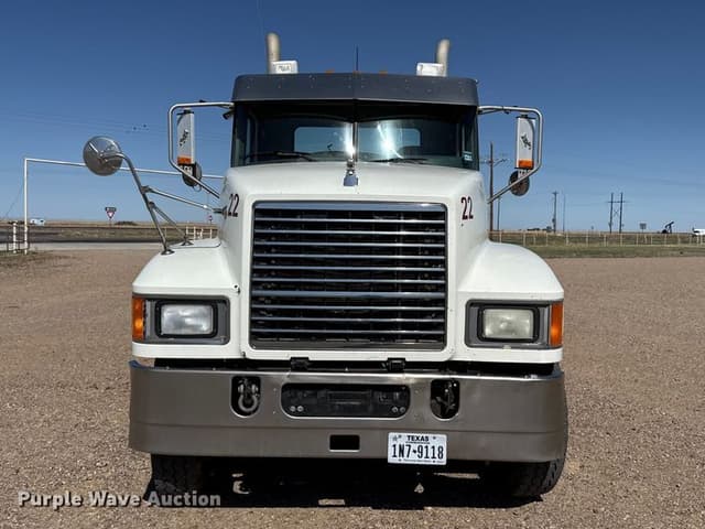 Image of Mack CHU613 equipment image 1