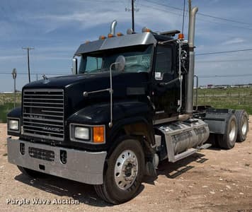 Main image Mack CHU613