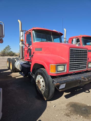 Main image Mack CHU613