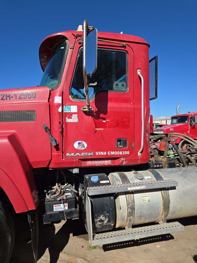 Image of Mack CHU613 equipment image 3