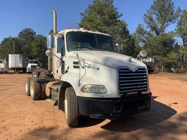 Image of Mack CXU613 equipment image 2