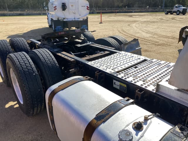 Image of Mack CXU613 equipment image 4