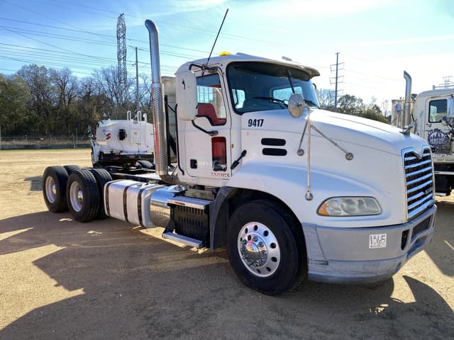 Image of Mack CXU613 equipment image 3