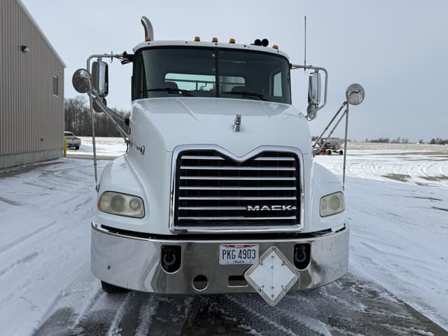 Image of Mack CXU613 equipment image 3