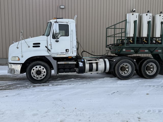 Image of Mack CXU613 equipment image 1